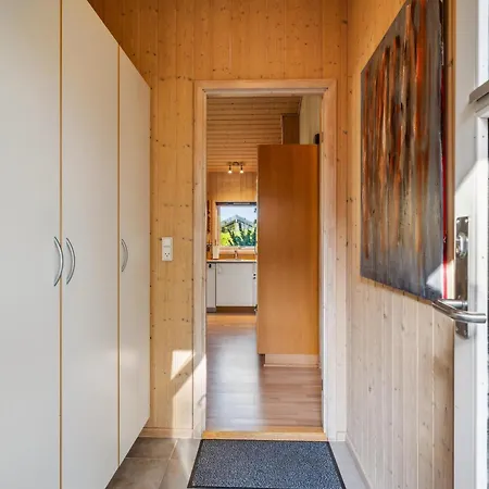 Cozy In Scenic Surroundings Close To Ebeltoft, Holiday home *