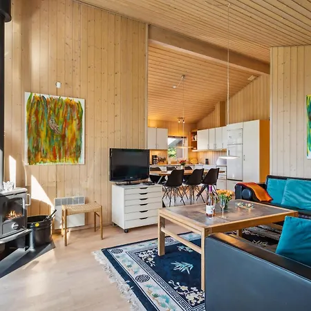 Cozy In Scenic Surroundings Close To Ebeltoft, Holiday home Ebeltoft